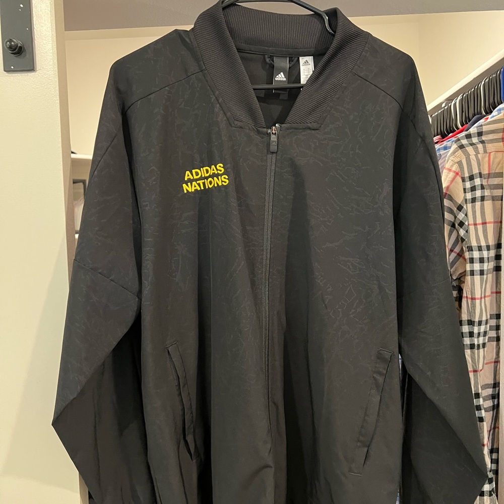 RARE Adidas Nations Basketball Lightweight jacket size larges.